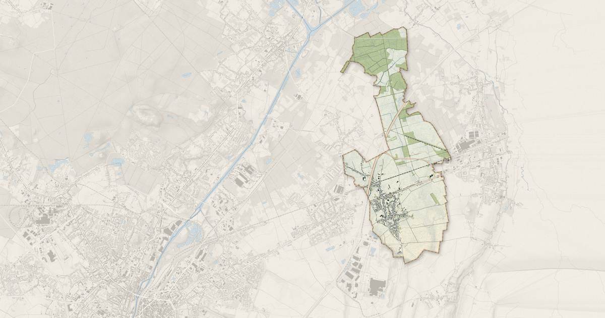 Portrait cartographique de Quarouble : relief, eau, forêts, bâti et voies, calculés à partir des données de l'IGN