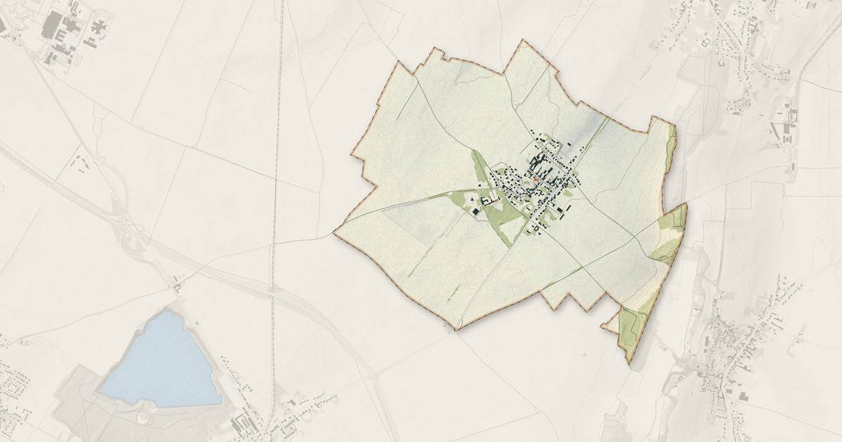 Portrait cartographique de Roucourt : relief, eau, forêts, bâti et voies, calculés à partir des données de l'IGN