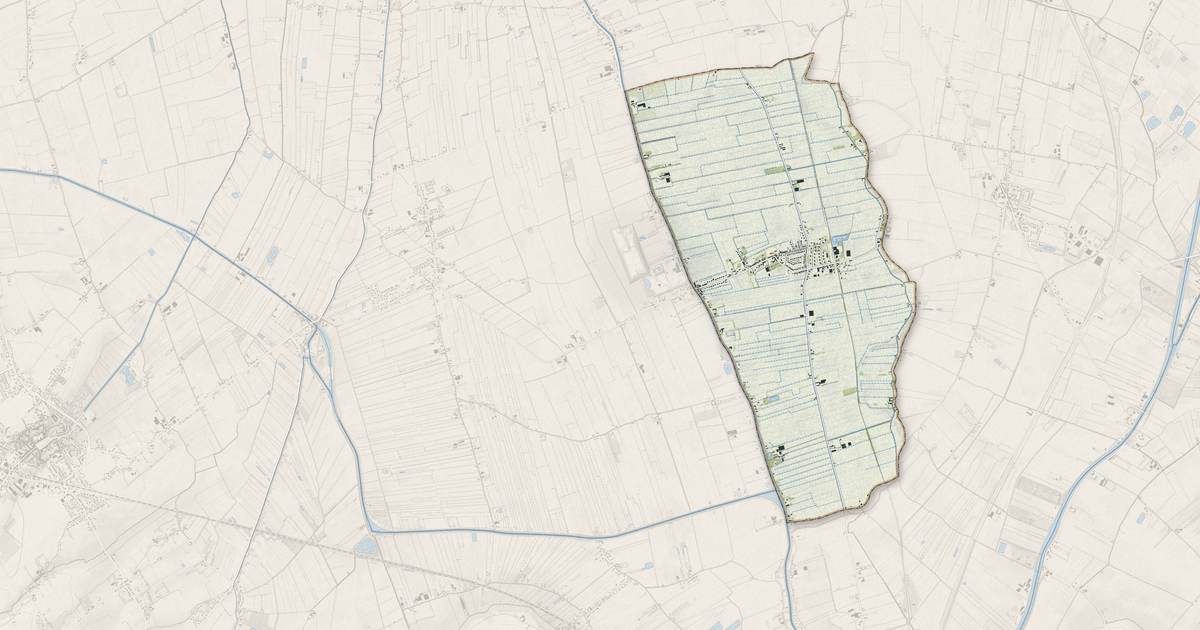 Portrait cartographique de Saint-Pierre-Brouck : relief, eau, forêts, bâti et voies, calculés à partir des données de l'IGN