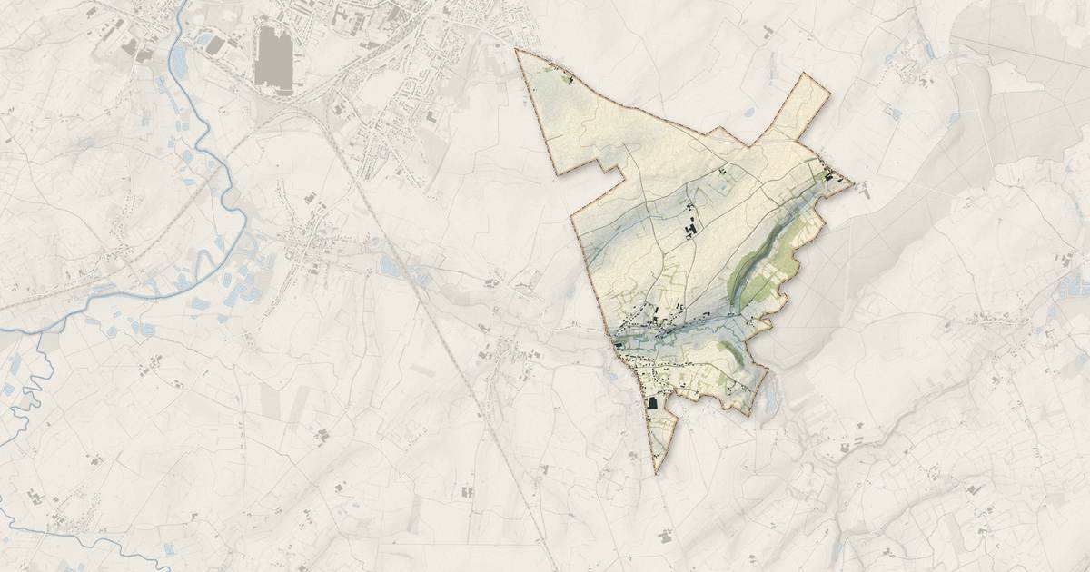 Portrait cartographique de Saint-Remy-Chaussée : relief, eau, forêts, bâti et voies, calculés à partir des données de l'IGN