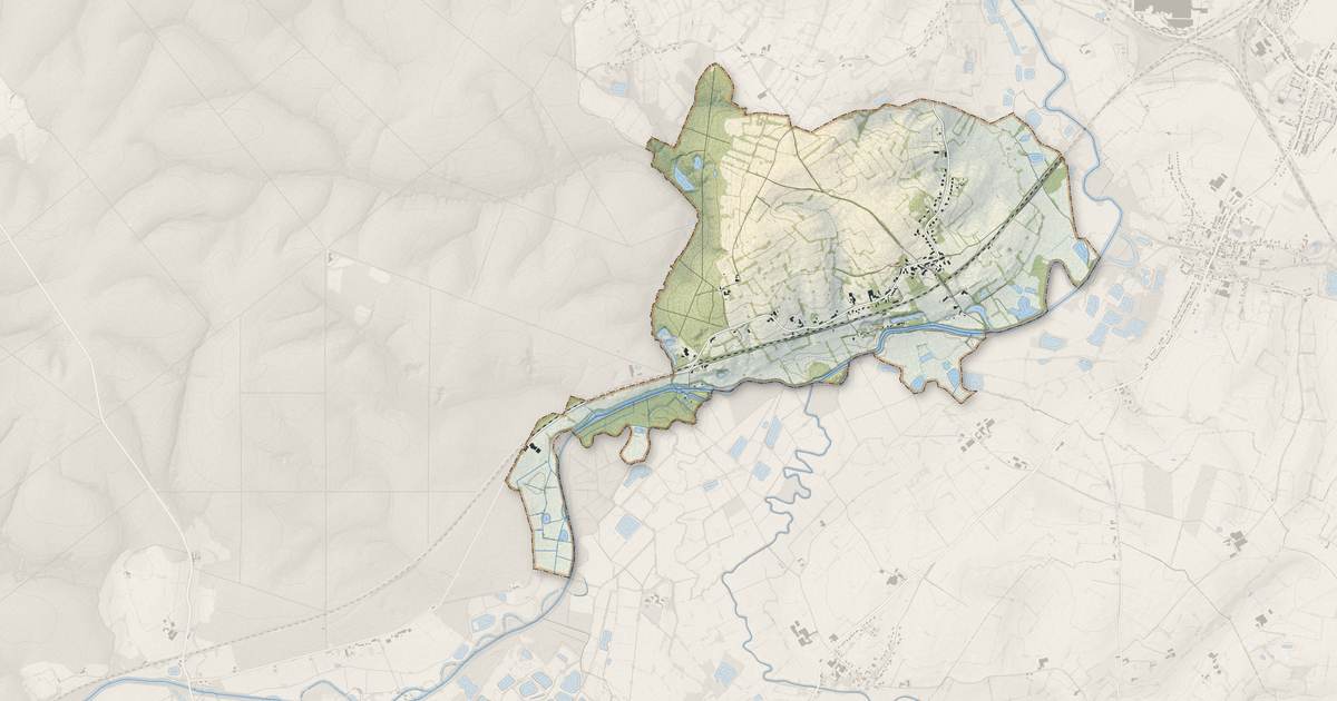 Portrait cartographique de Sassegnies : relief, eau, forêts, bâti et voies, calculés à partir des données de l'IGN