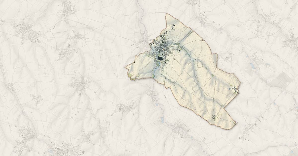 Portrait cartographique de Solesmes : relief, eau, forêts, bâti et voies, calculés à partir des données de l'IGN