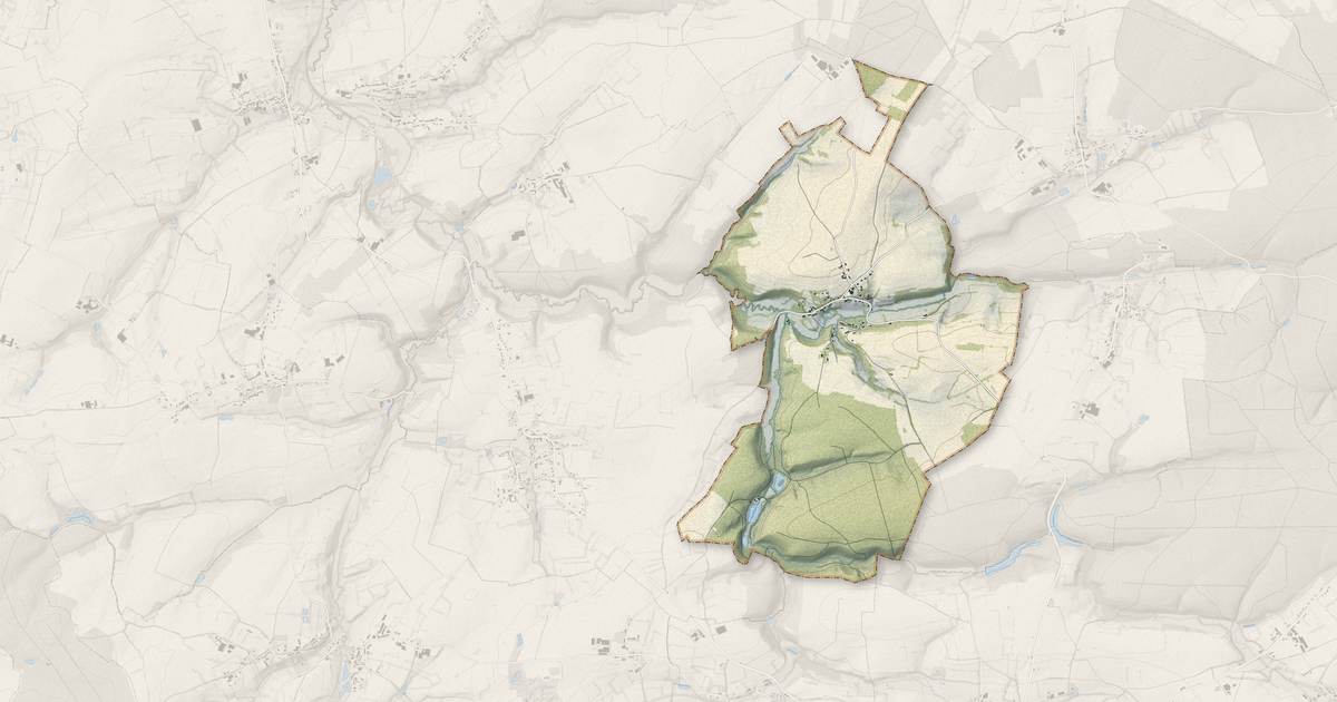 Portrait cartographique de Solrinnes : relief, eau, forêts, bâti et voies, calculés à partir des données de l'IGN