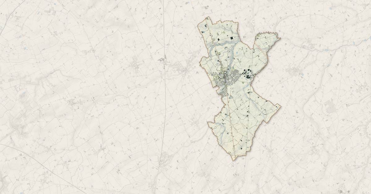 Portrait cartographique de Wormhout : relief, eau, forêts, bâti et voies, calculés à partir des données de l'IGN