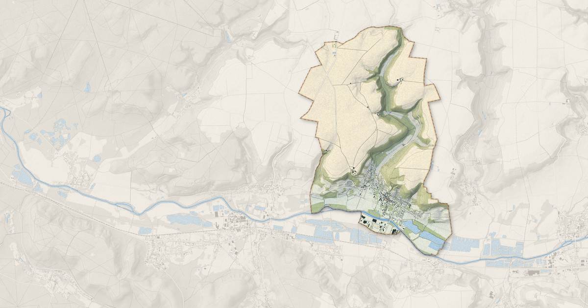 Portrait cartographique de Attichy : relief, eau, forêts, bâti et voies, calculés à partir des données de l'IGN