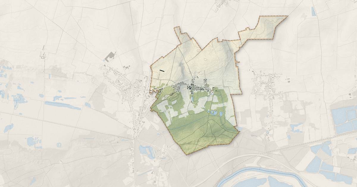 Portrait cartographique de Bazicourt : relief, eau, forêts, bâti et voies, calculés à partir des données de l'IGN