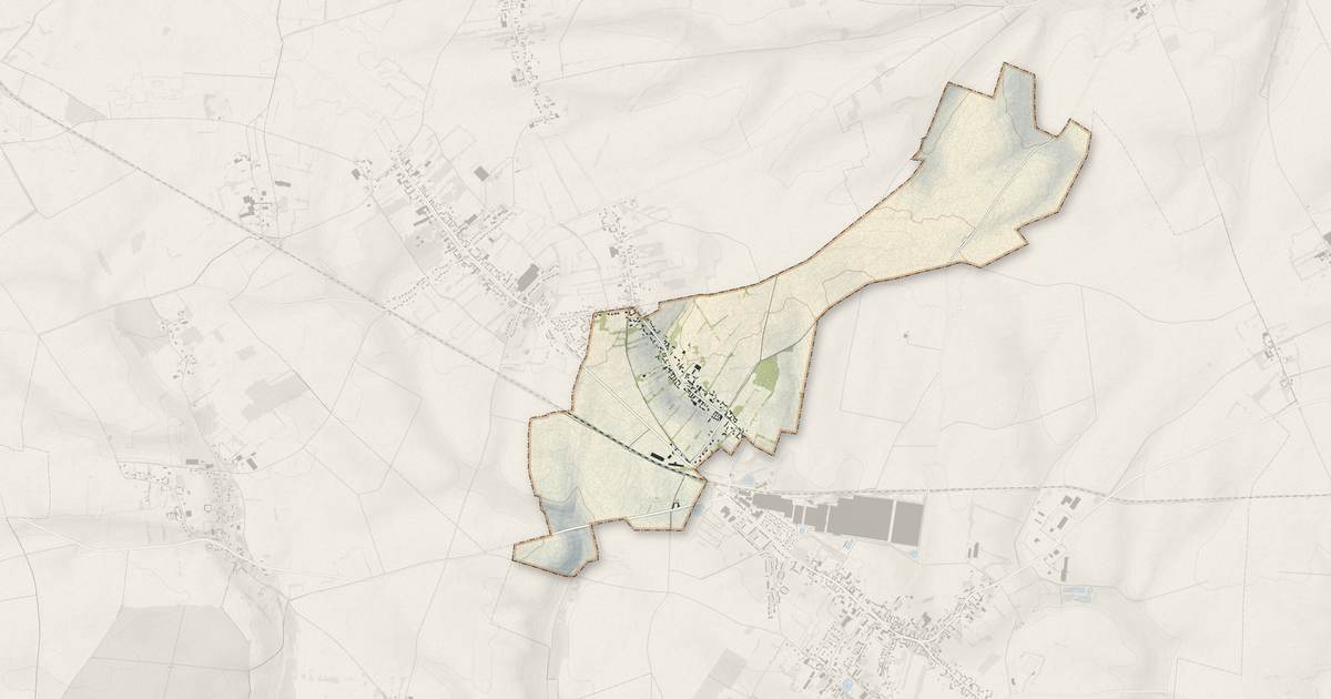 Portrait cartographique de Broquiers : relief, eau, forêts, bâti et voies, calculés à partir des données de l'IGN