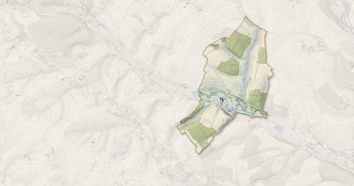 Portrait cartographique de Crillon : relief, eau, forêts, bâti et voies, calculés à partir des données de l'IGN