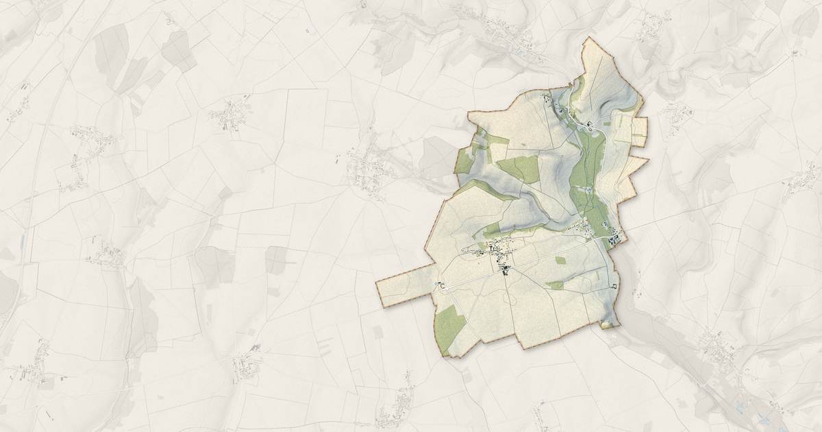 Portrait cartographique de Essuiles : relief, eau, forêts, bâti et voies, calculés à partir des données de l'IGN