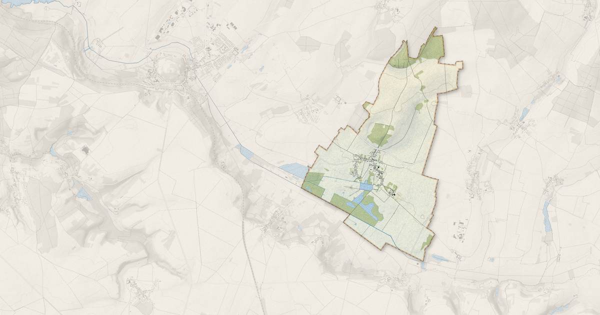 Portrait cartographique de Fay-les-Étangs : relief, eau, forêts, bâti et voies, calculés à partir des données de l'IGN