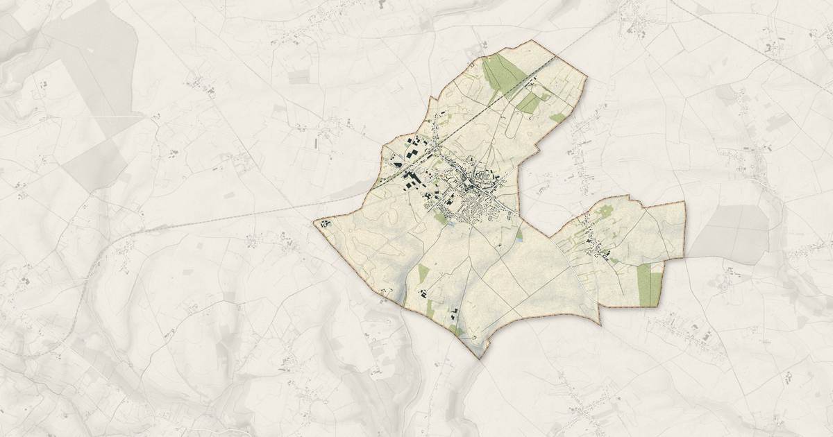 Portrait cartographique de Formerie : relief, eau, forêts, bâti et voies, calculés à partir des données de l'IGN