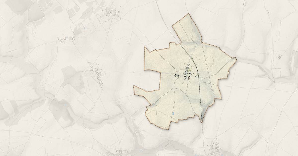 Portrait cartographique de Ménévillers : relief, eau, forêts, bâti et voies, calculés à partir des données de l'IGN