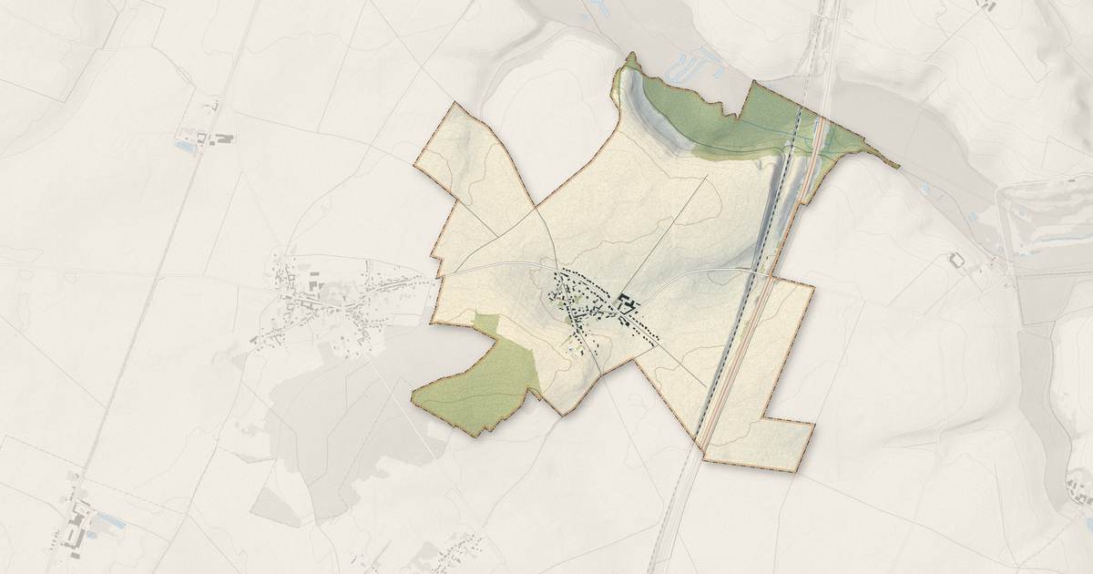 Portrait cartographique de Montmartin : relief, eau, forêts, bâti et voies, calculés à partir des données de l'IGN