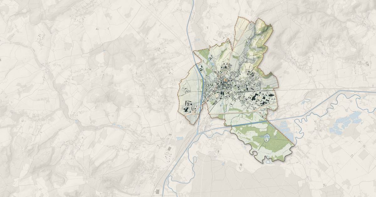 Portrait cartographique de Noyon : relief, eau, forêts, bâti et voies, calculés à partir des données de l'IGN