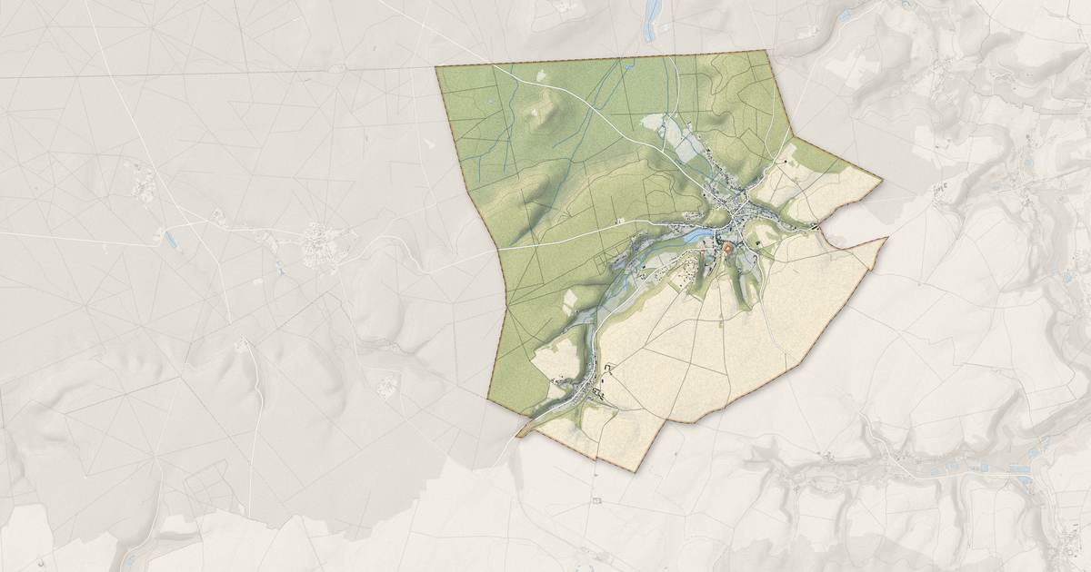 Portrait cartographique de Pierrefonds : relief, eau, forêts, bâti et voies, calculés à partir des données de l'IGN