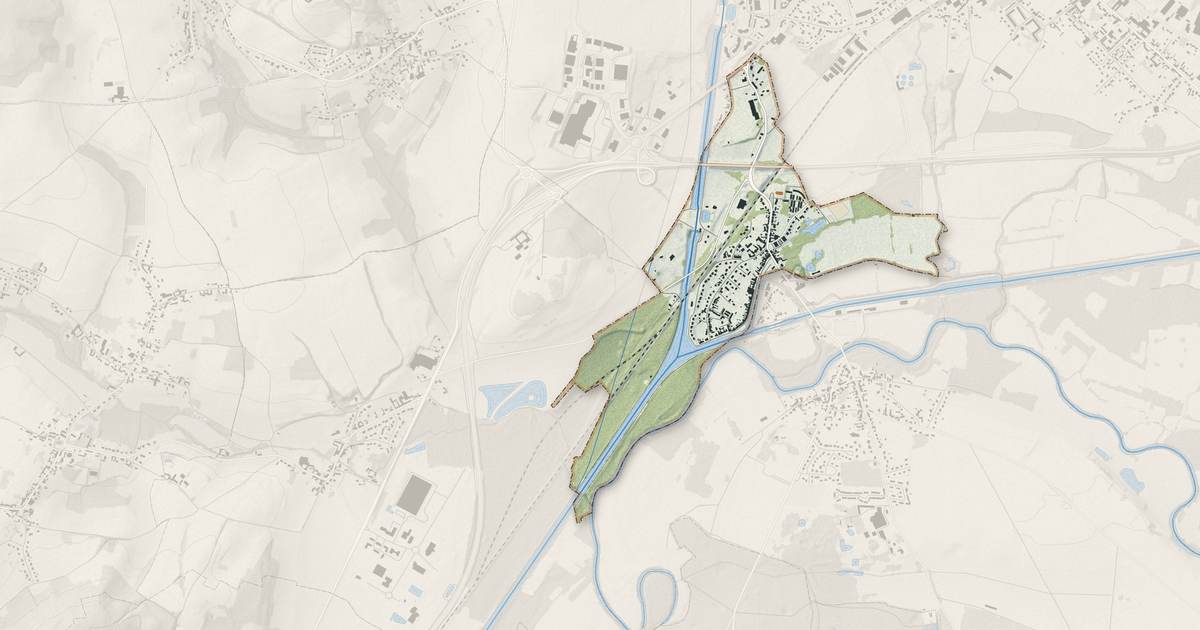 Portrait cartographique de Pont-l'Évêque : relief, eau, forêts, bâti et voies, calculés à partir des données de l'IGN