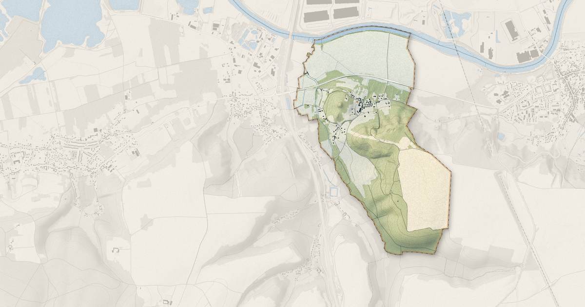 Portrait cartographique de Rhuis : relief, eau, forêts, bâti et voies, calculés à partir des données de l'IGN
