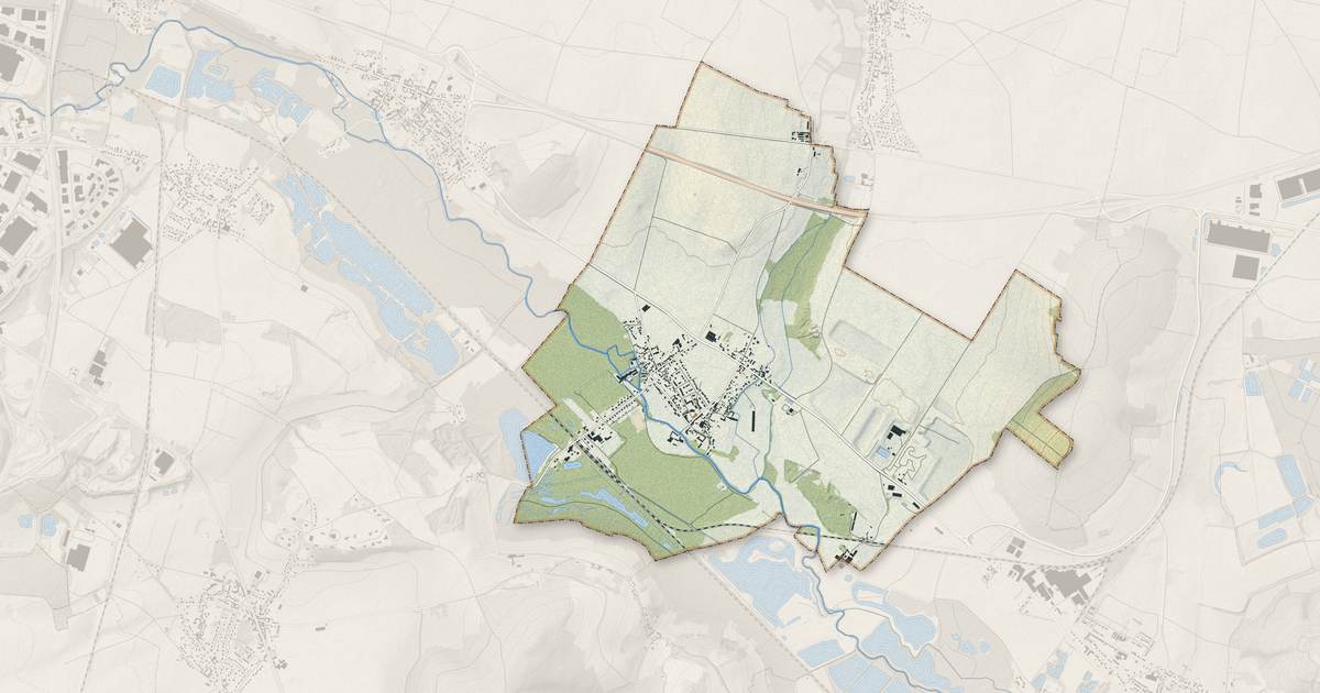 Portrait cartographique de Rochy-Condé : relief, eau, forêts, bâti et voies, calculés à partir des données de l'IGN