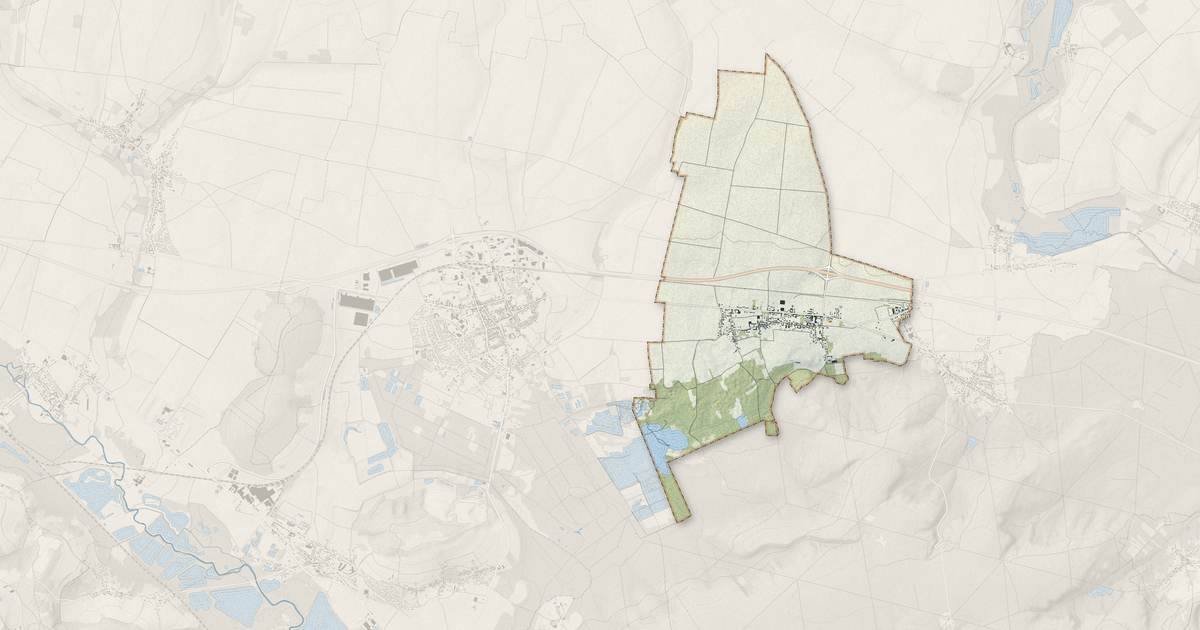 Portrait cartographique de La Rue-Saint-Pierre : relief, eau, forêts, bâti et voies, calculés à partir des données de l'IGN