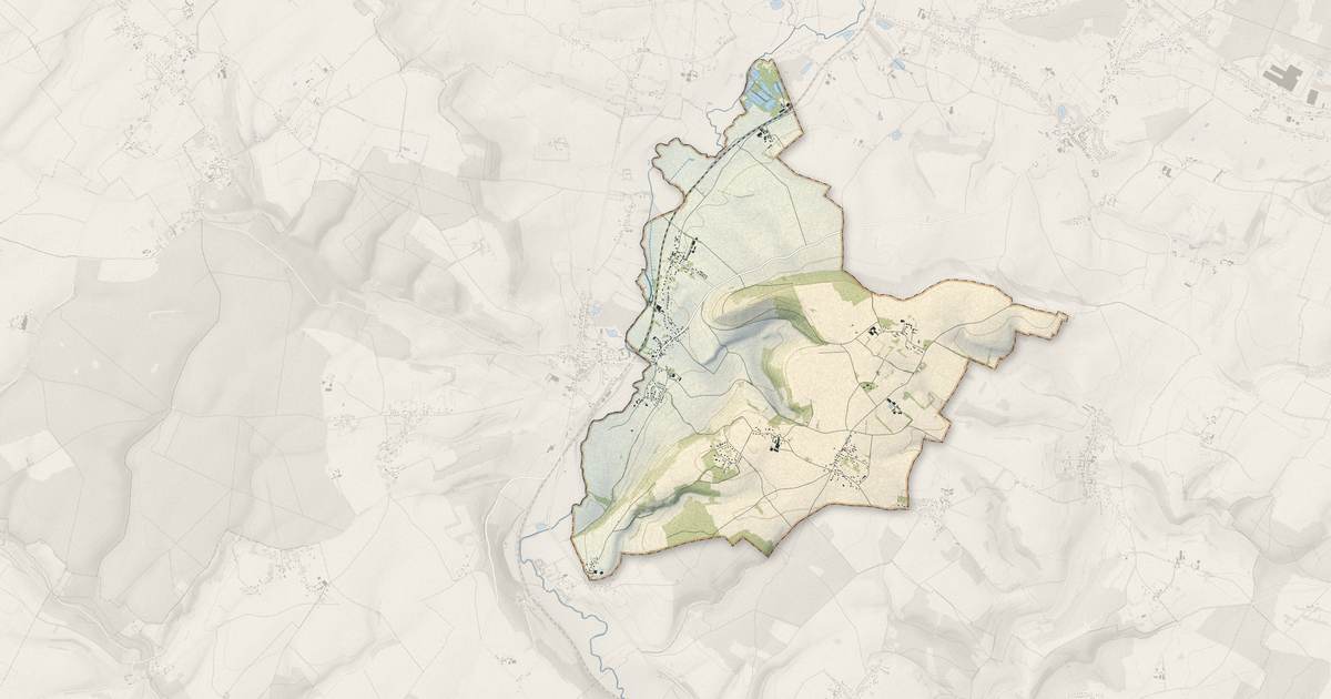 Portrait cartographique de Saint-Pierre-es-Champs : relief, eau, forêts, bâti et voies, calculés à partir des données de l'IGN