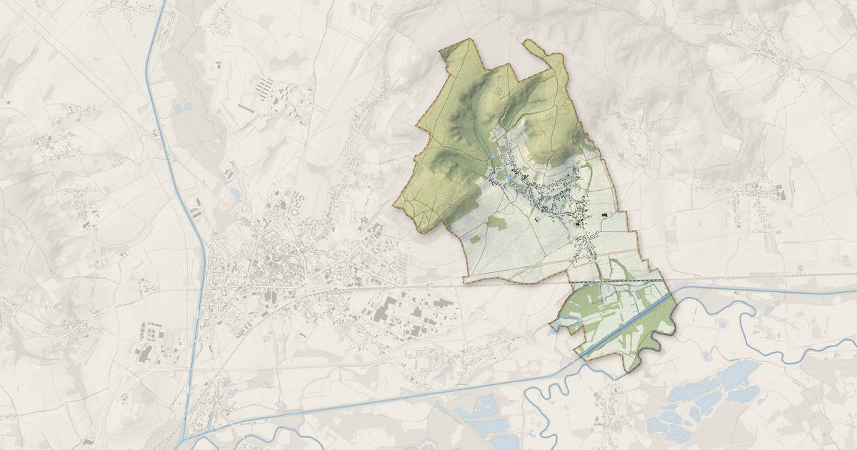 Portrait cartographique de Salency : relief, eau, forêts, bâti et voies, calculés à partir des données de l'IGN