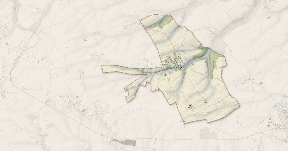 Portrait cartographique de Sarcus : relief, eau, forêts, bâti et voies, calculés à partir des données de l'IGN