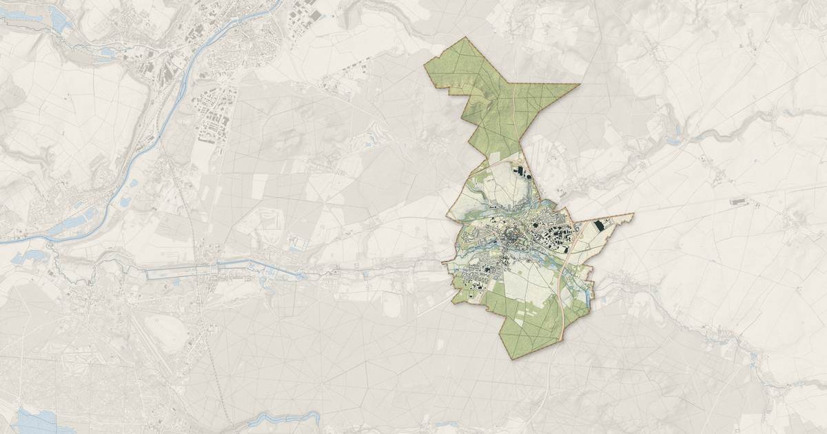 Portrait cartographique de Senlis : relief, eau, forêts, bâti et voies, calculés à partir des données de l'IGN