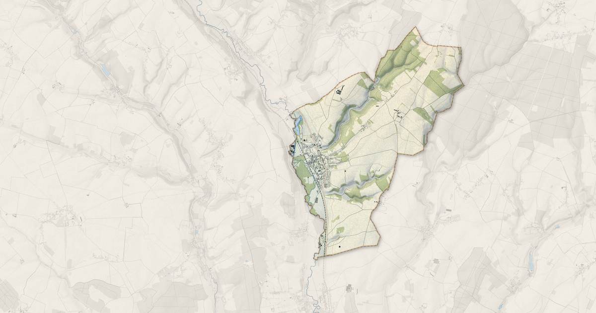 Portrait cartographique de Sérifontaine : relief, eau, forêts, bâti et voies, calculés à partir des données de l'IGN