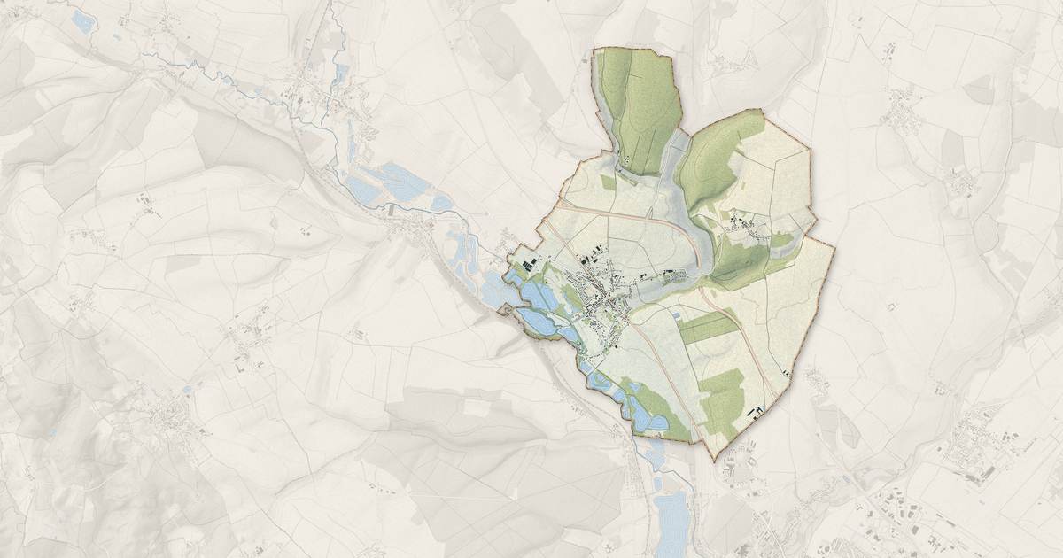 Portrait cartographique de Troissereux : relief, eau, forêts, bâti et voies, calculés à partir des données de l'IGN