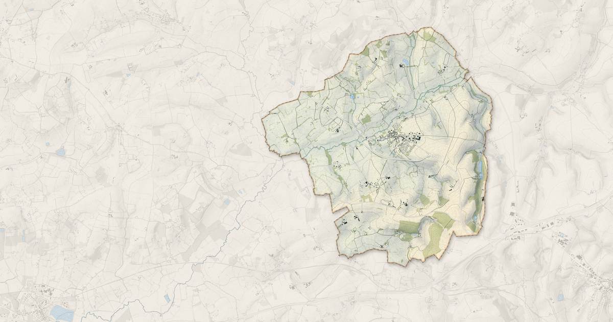 Portrait cartographique de Bazoches-sur-Hoëne : relief, eau, forêts, bâti et voies, calculés à partir des données de l'IGN