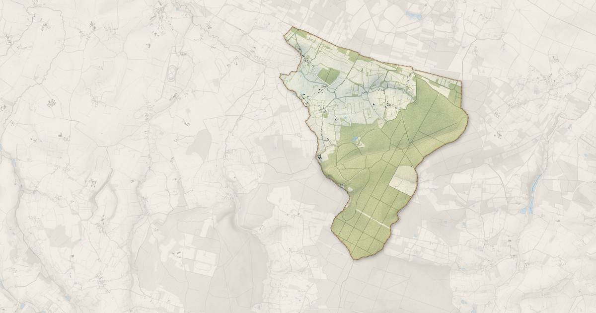 Portrait cartographique de La Bellière : relief, eau, forêts, bâti et voies, calculés à partir des données de l'IGN