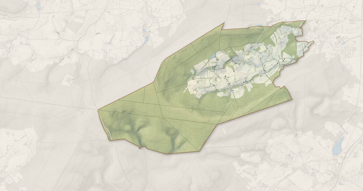 Portrait cartographique de Le Bouillon : relief, eau, forêts, bâti et voies, calculés à partir des données de l'IGN