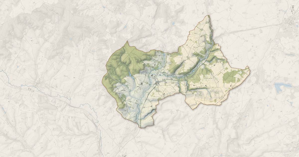 Portrait cartographique de Bretoncelles : relief, eau, forêts, bâti et voies, calculés à partir des données de l'IGN