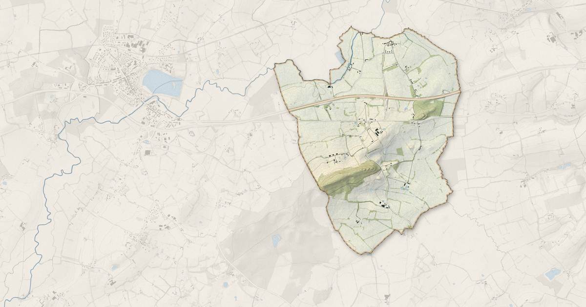 Portrait cartographique de Buré : relief, eau, forêts, bâti et voies, calculés à partir des données de l'IGN
