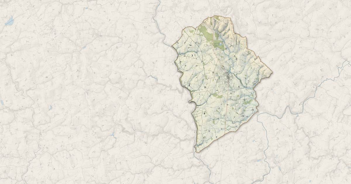 Portrait cartographique de Ceaucé : relief, eau, forêts, bâti et voies, calculés à partir des données de l'IGN