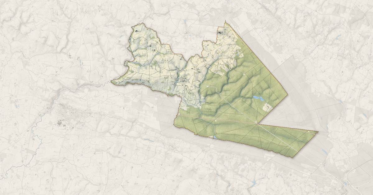 Portrait cartographique de Champsecret : relief, eau, forêts, bâti et voies, calculés à partir des données de l'IGN