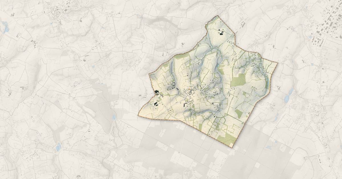 Portrait cartographique de La Chapelle-Biche : relief, eau, forêts, bâti et voies, calculés à partir des données de l'IGN