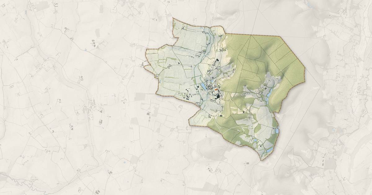 Portrait cartographique de La Chapelle-Montligeon : relief, eau, forêts, bâti et voies, calculés à partir des données de l'IGN