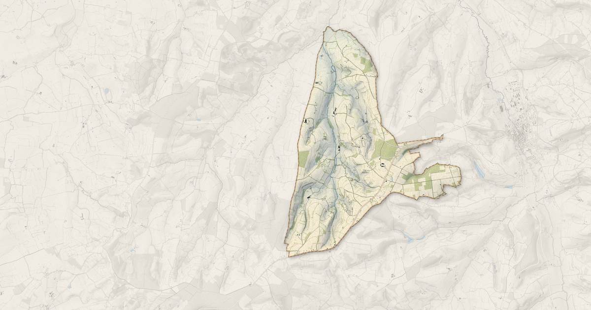 Portrait cartographique de Crouttes : relief, eau, forêts, bâti et voies, calculés à partir des données de l'IGN