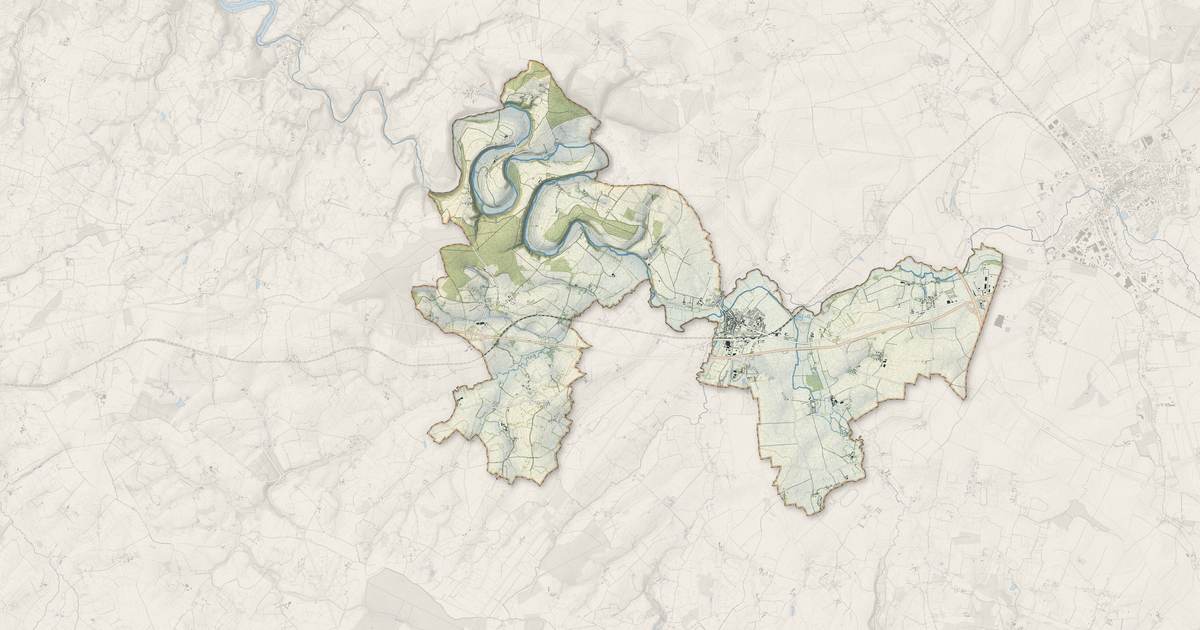 Portrait cartographique de Écouché-les-Vallées : relief, eau, forêts, bâti et voies, calculés à partir des données de l'IGN