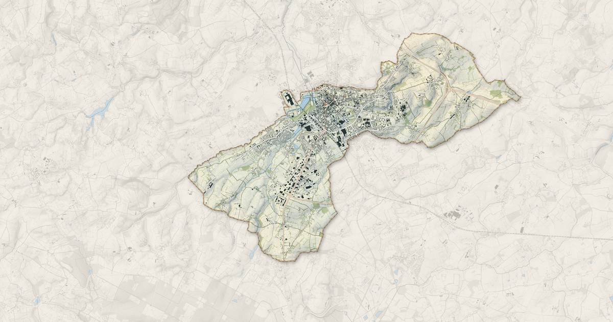 Portrait cartographique de Flers : relief, eau, forêts, bâti et voies, calculés à partir des données de l'IGN