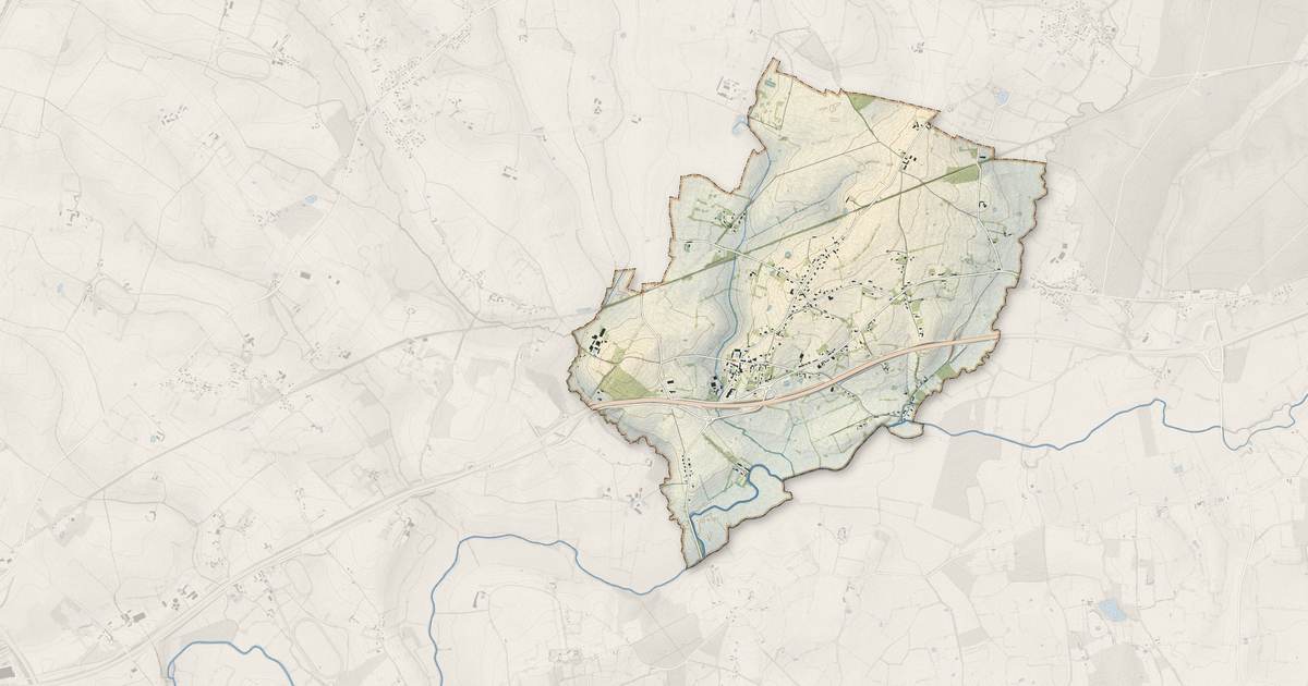 Portrait cartographique de Hauterive : relief, eau, forêts, bâti et voies, calculés à partir des données de l'IGN