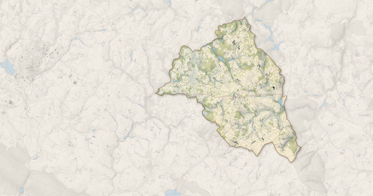 Portrait cartographique de Joué-du-Bois : relief, eau, forêts, bâti et voies, calculés à partir des données de l'IGN