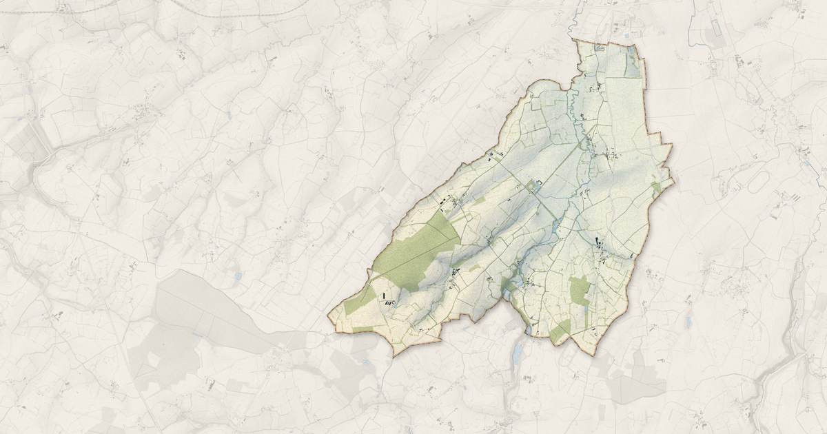 Portrait cartographique de Joué-du-Plain : relief, eau, forêts, bâti et voies, calculés à partir des données de l'IGN