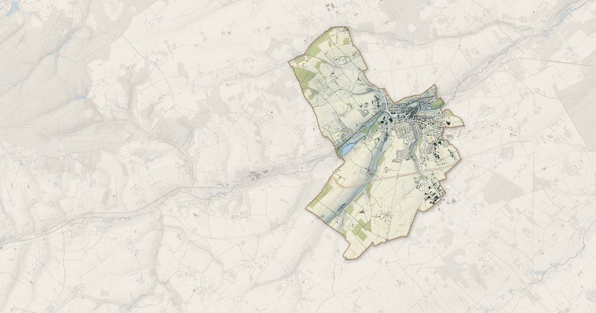 Portrait cartographique de L'Aigle : relief, eau, forêts, bâti et voies, calculés à partir des données de l'IGN