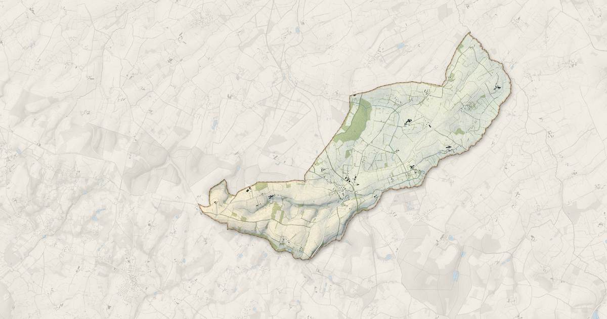 Portrait cartographique de Lonlay-le-Tesson : relief, eau, forêts, bâti et voies, calculés à partir des données de l'IGN