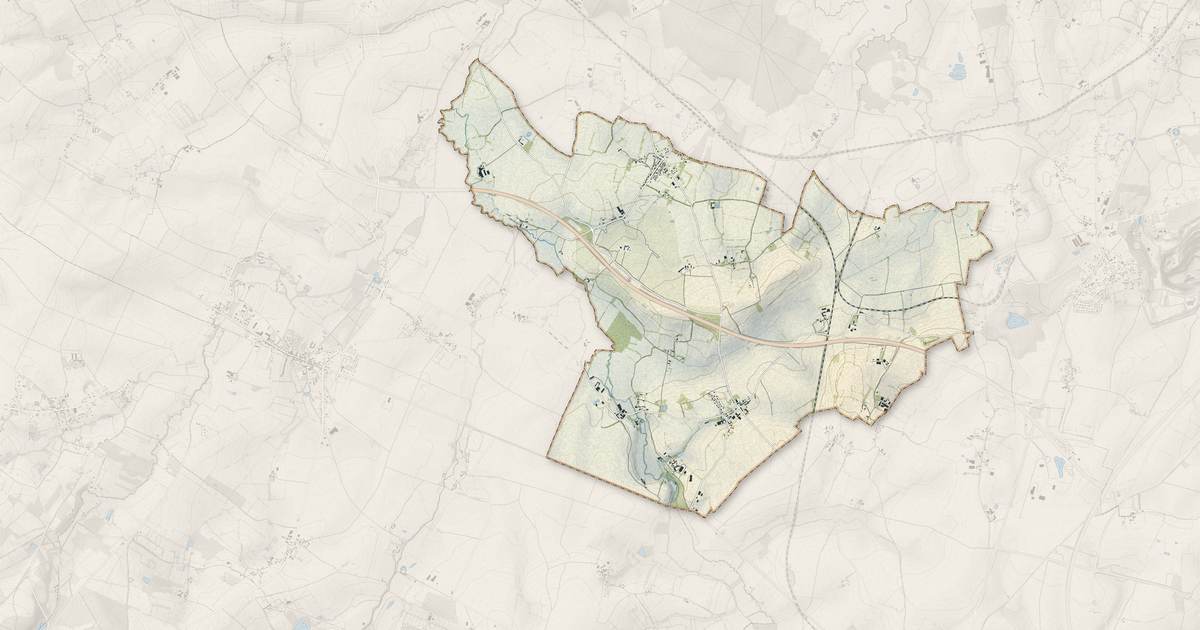 Portrait cartographique de Macé : relief, eau, forêts, bâti et voies, calculés à partir des données de l'IGN
