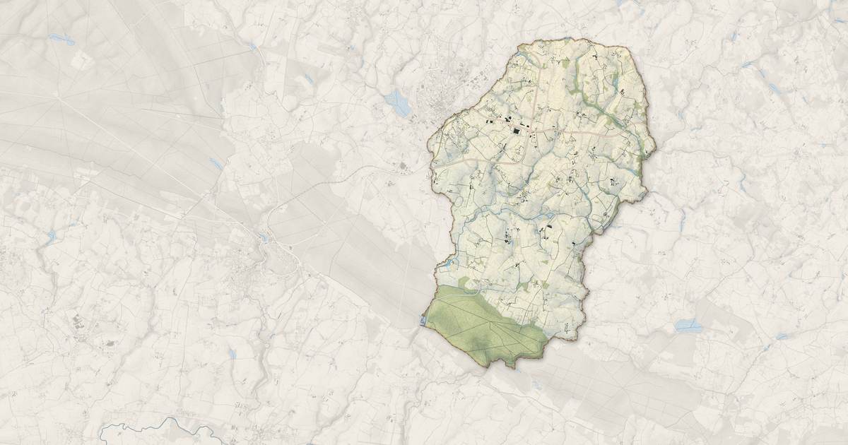 Portrait cartographique de Magny-le-Désert : relief, eau, forêts, bâti et voies, calculés à partir des données de l'IGN