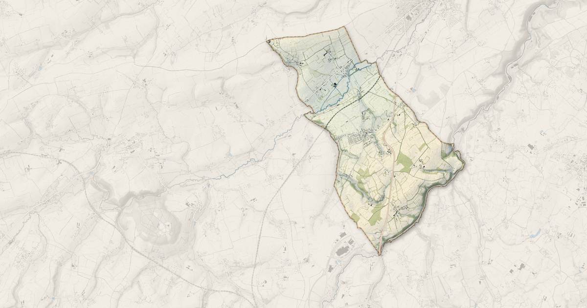 Portrait cartographique de Montilly-sur-Noireau : relief, eau, forêts, bâti et voies, calculés à partir des données de l'IGN