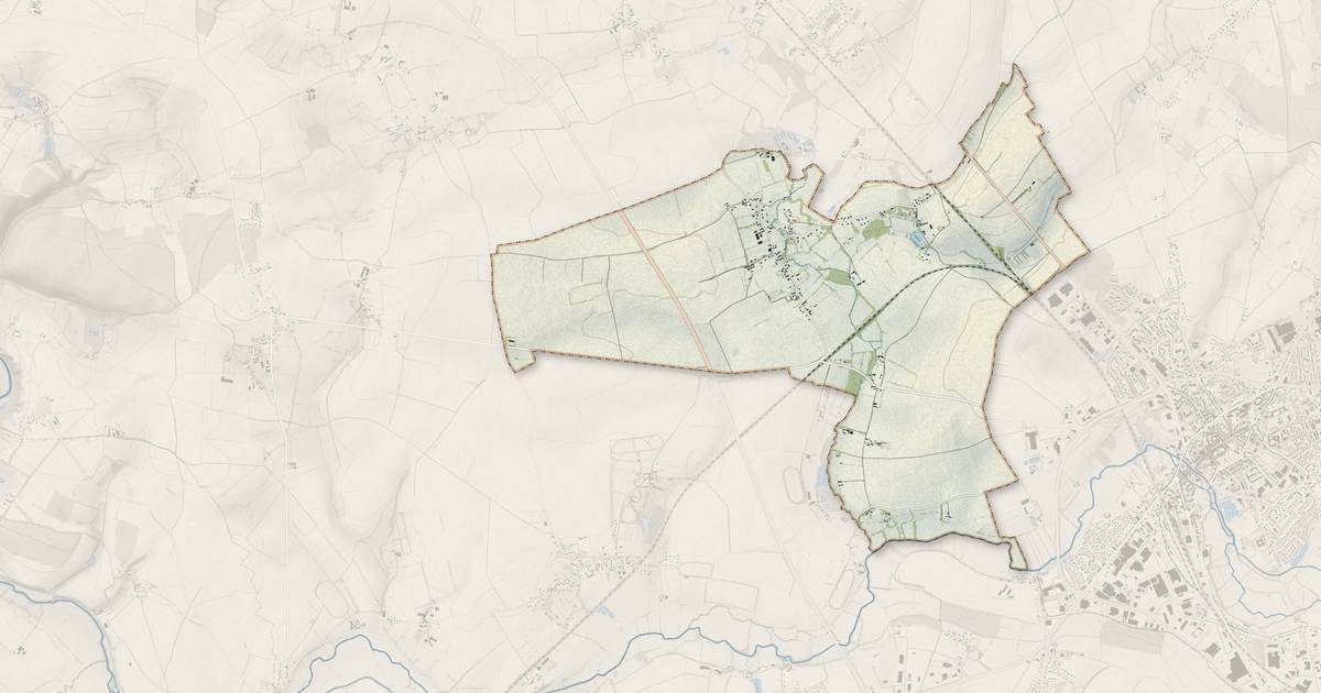 Portrait cartographique de Moulins-sur-Orne : relief, eau, forêts, bâti et voies, calculés à partir des données de l'IGN